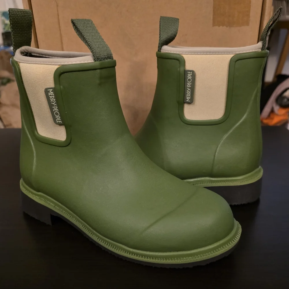 Merry People Bobbi ankle‎ rain boots Pear Green Size 36